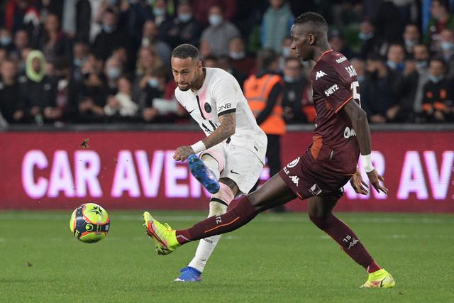 欧冠-维尼修斯破门莫拉塔弑旧主 皇马1-3AC米兰